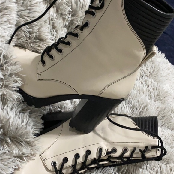 Michael Kors boot heals! - Picture 2 of 2